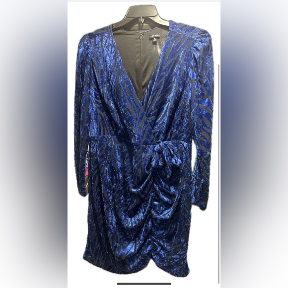 Brand new without tags torrid long sleeve dress. - Picture 2 of 4